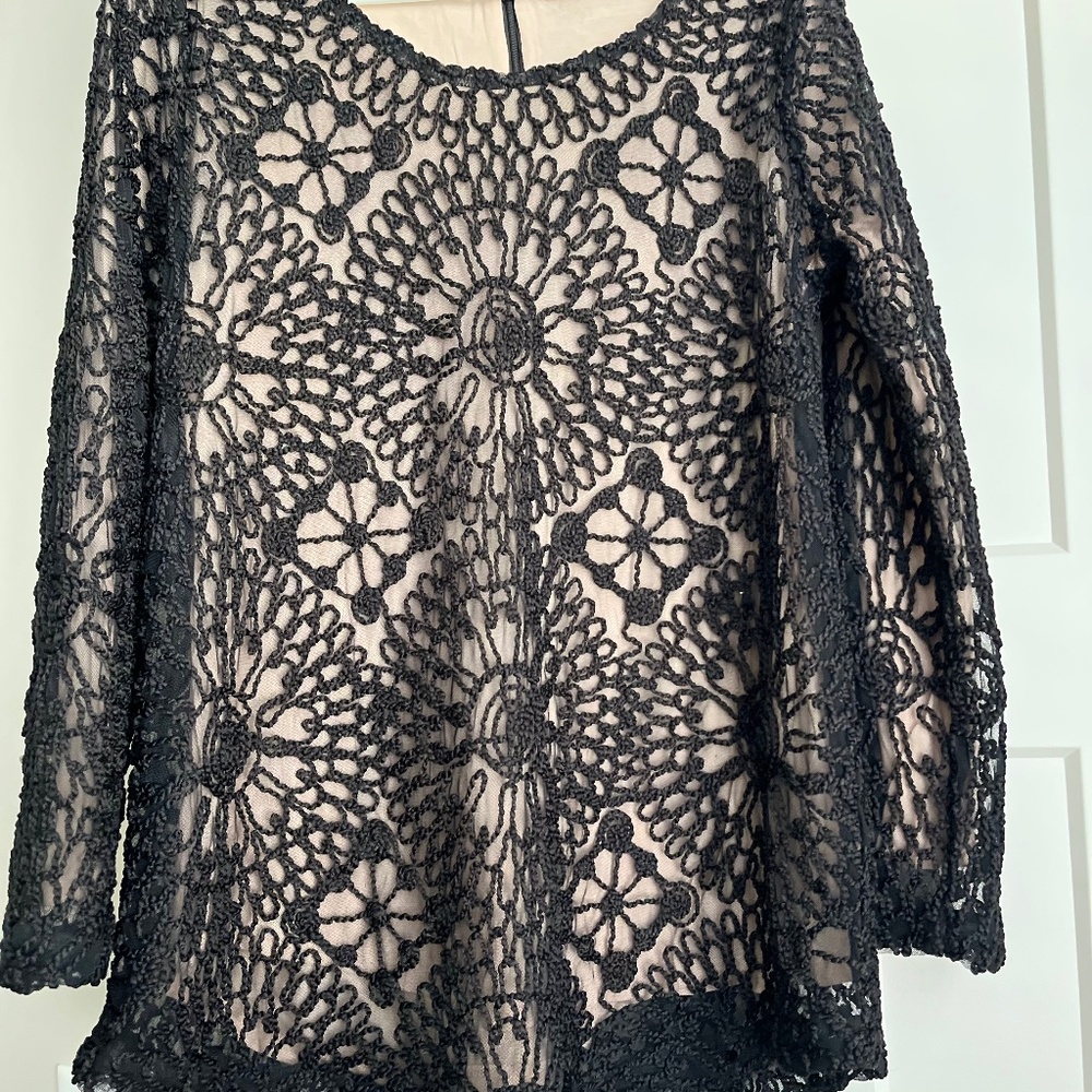 Soft Surroundings crochet long sleeve top, size medium